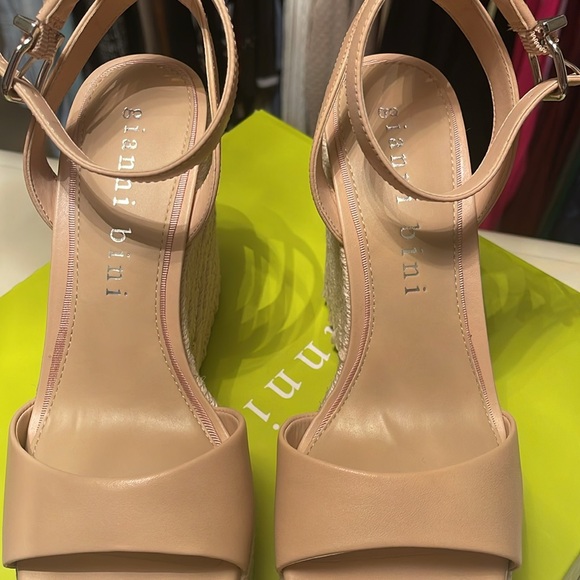 NIB!!! Gianni Bini Cafe Cream Wedges Size 8 - Picture 5 of 8